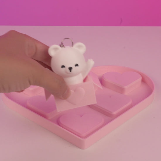Heart-Stand  – 3D printed display tray for bear toy video